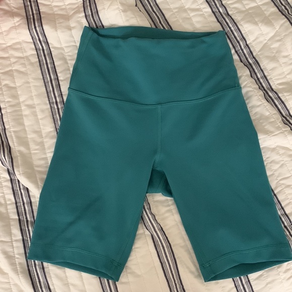 Lululemon wunder train 8” bike short - Picture 2 of 6